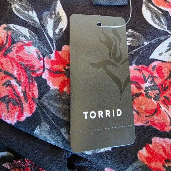 NEW Torrid Black & Red Cami Floral Rose Georgette Hi Lo Top Blouse Size 1 1X - Picture 6 of 7